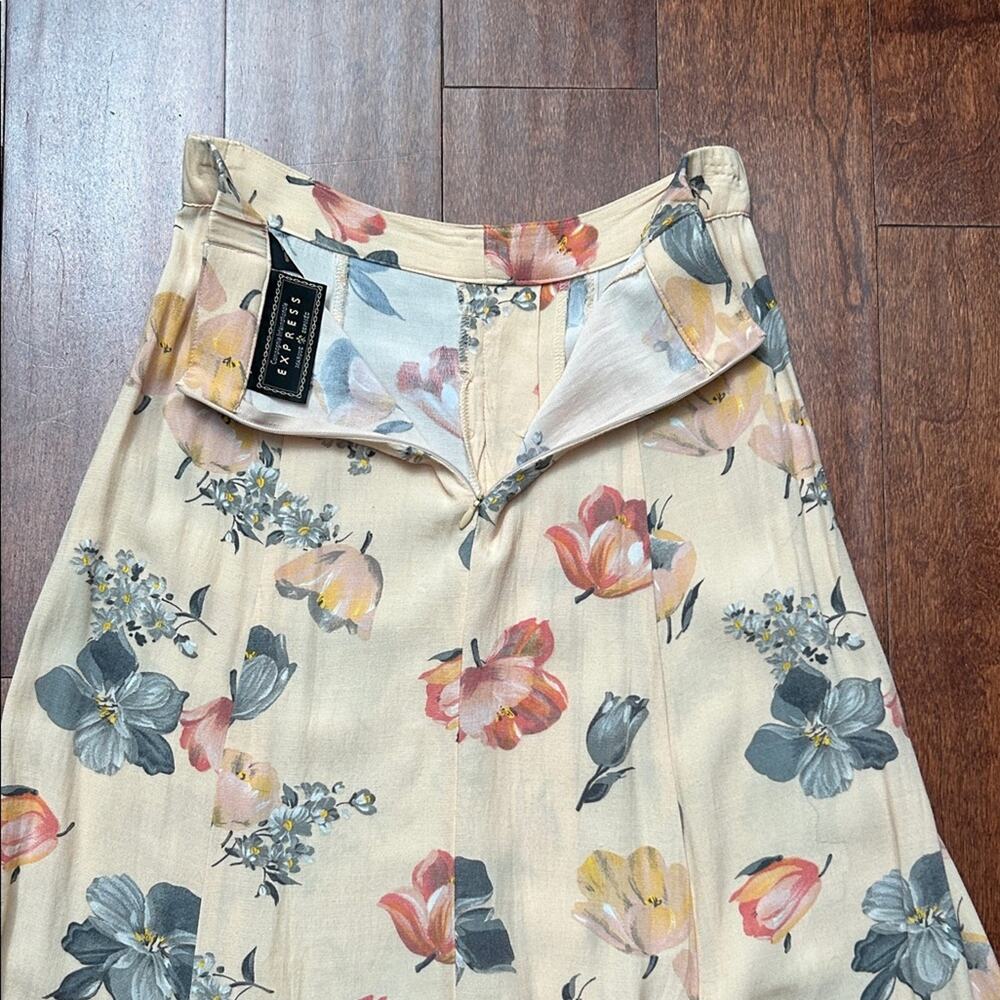 Vintage Express Floral Tea Length Skirt in Peach and Multicolor Flowers, Size XS - Picture 10 of 13